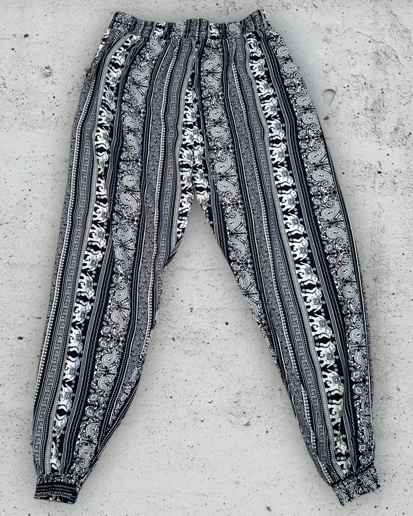 Pantalon Fluide Boutique Parisienne ( L / US 36 / FR 44-46 ) ( XL / US 38 / FR 48 )