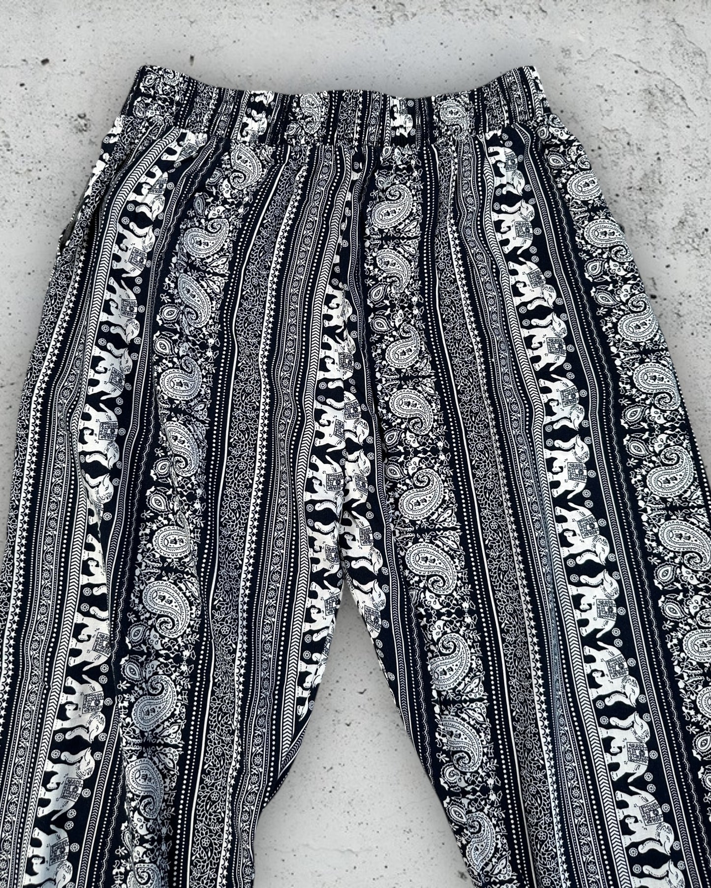 Pantalon Fluide Boutique Parisienne ( L / US 36 / FR 44-46 ) ( XL / US 38 / FR 48 )