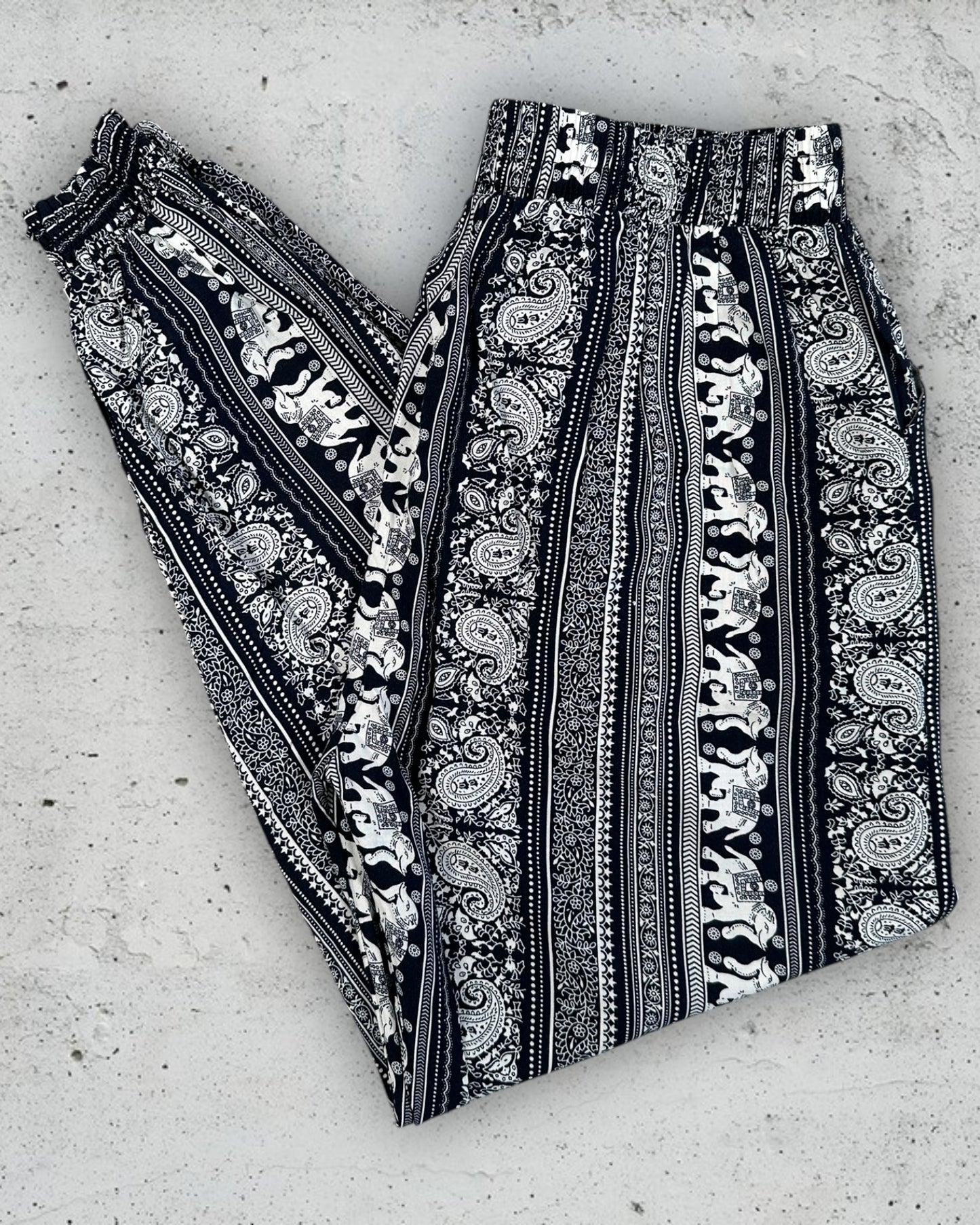 Pantalon Fluide Boutique Parisienne ( L / US 36 / FR 44-46 ) ( XL / US 38 / FR 48 )