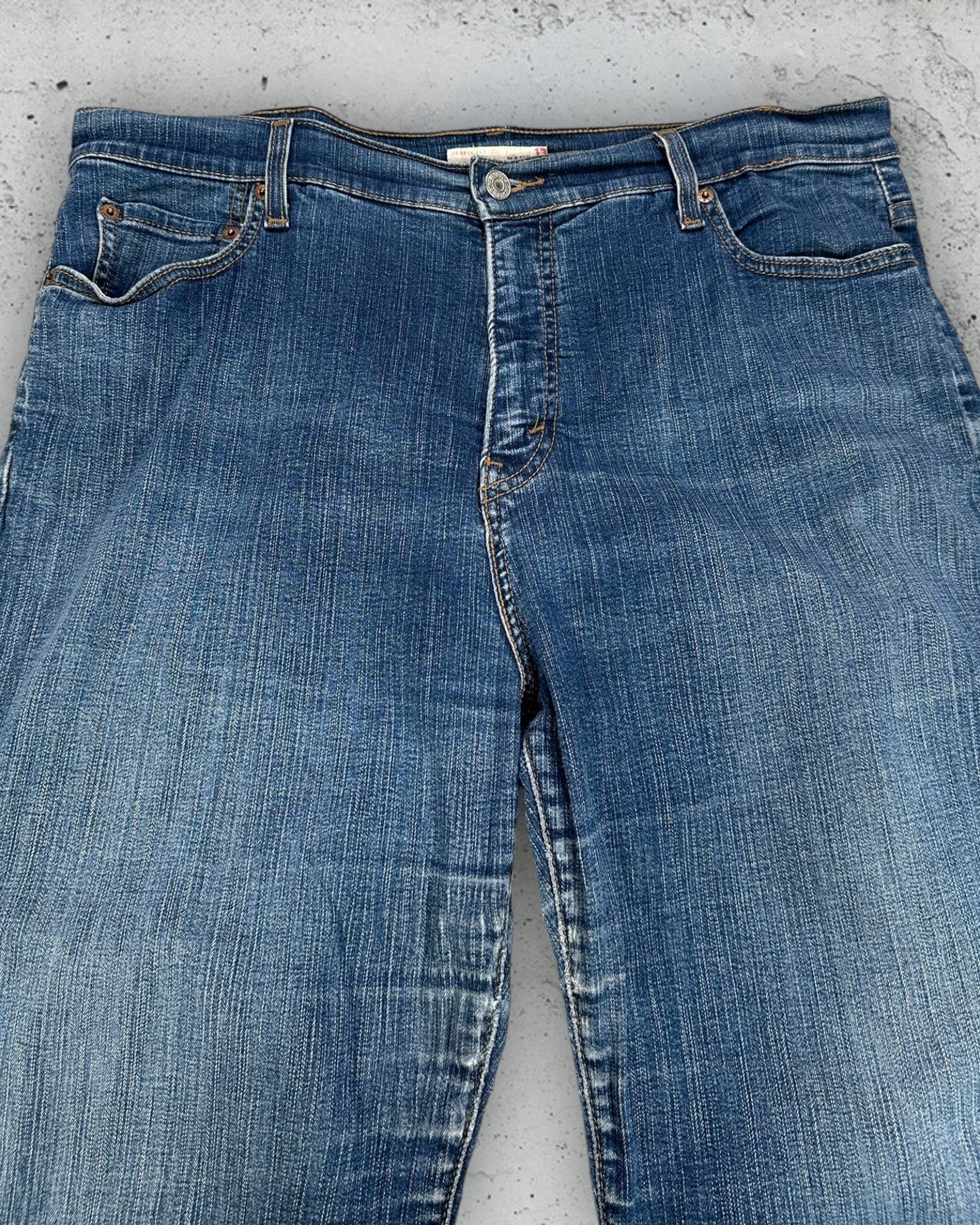 Jean Levi's 512 Perfectly Slimming Bootcut W36 L30 (18S) ( L / US 36 / FR 44-46 )