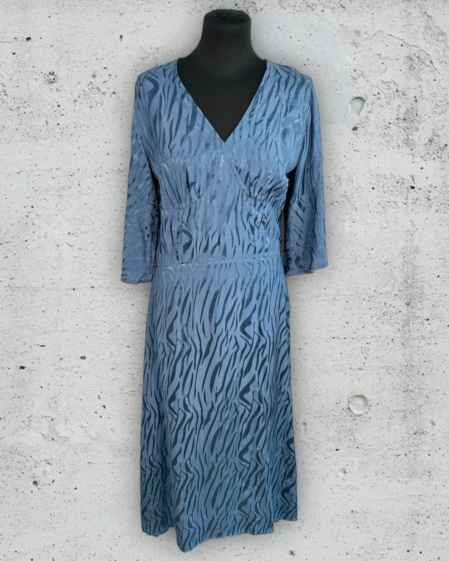 Robe Annahpa "Kate" ( L / 40 / 12 )