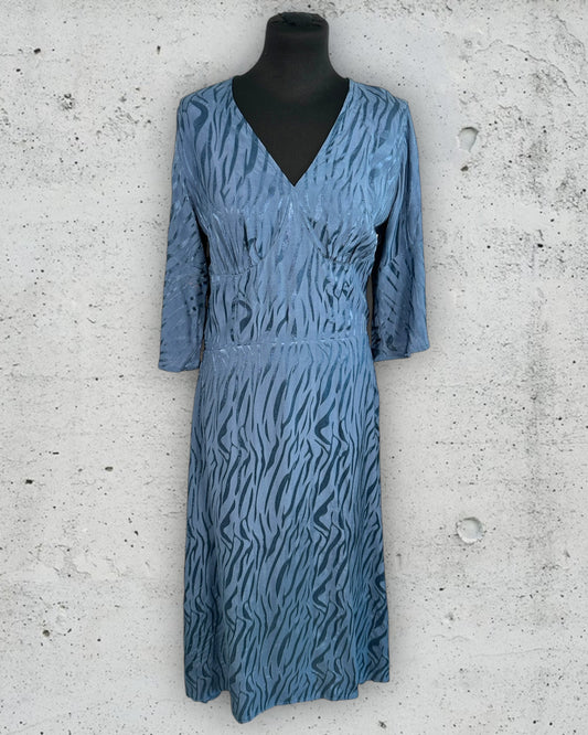 Robe Annahpa "Kate" ( L / 40 / 12 )