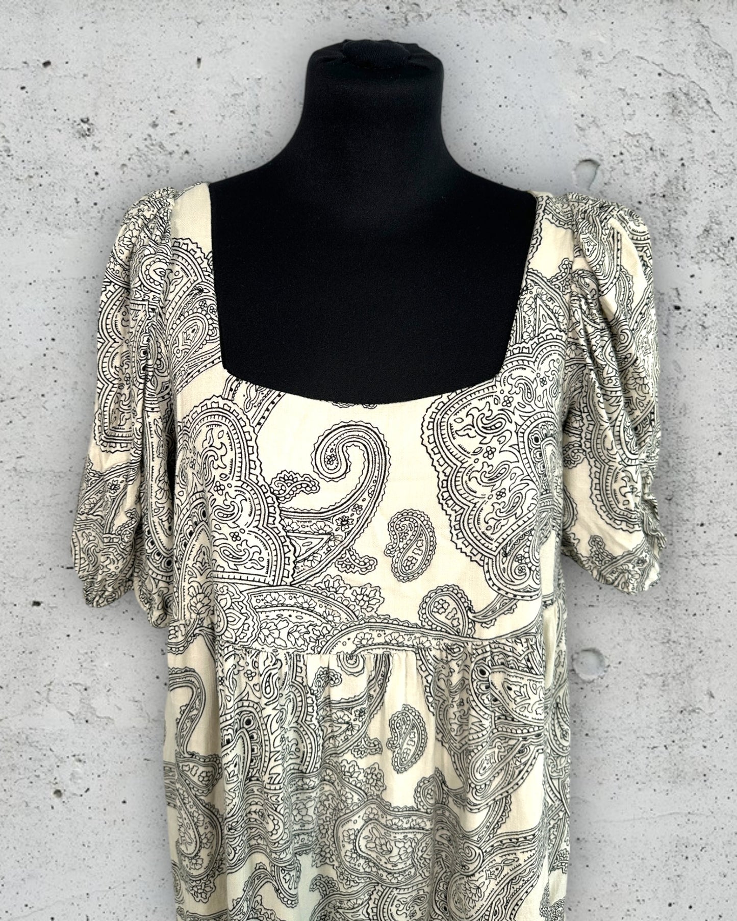 Robe Object ( L / 40 / 12 )