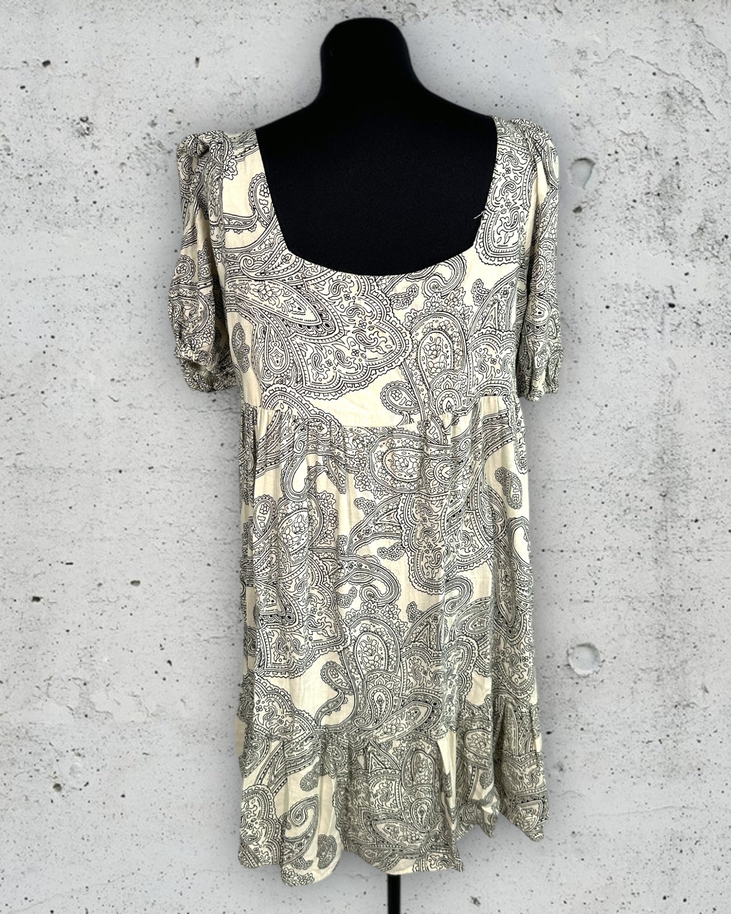 Robe Object ( L / 40 / 12 )