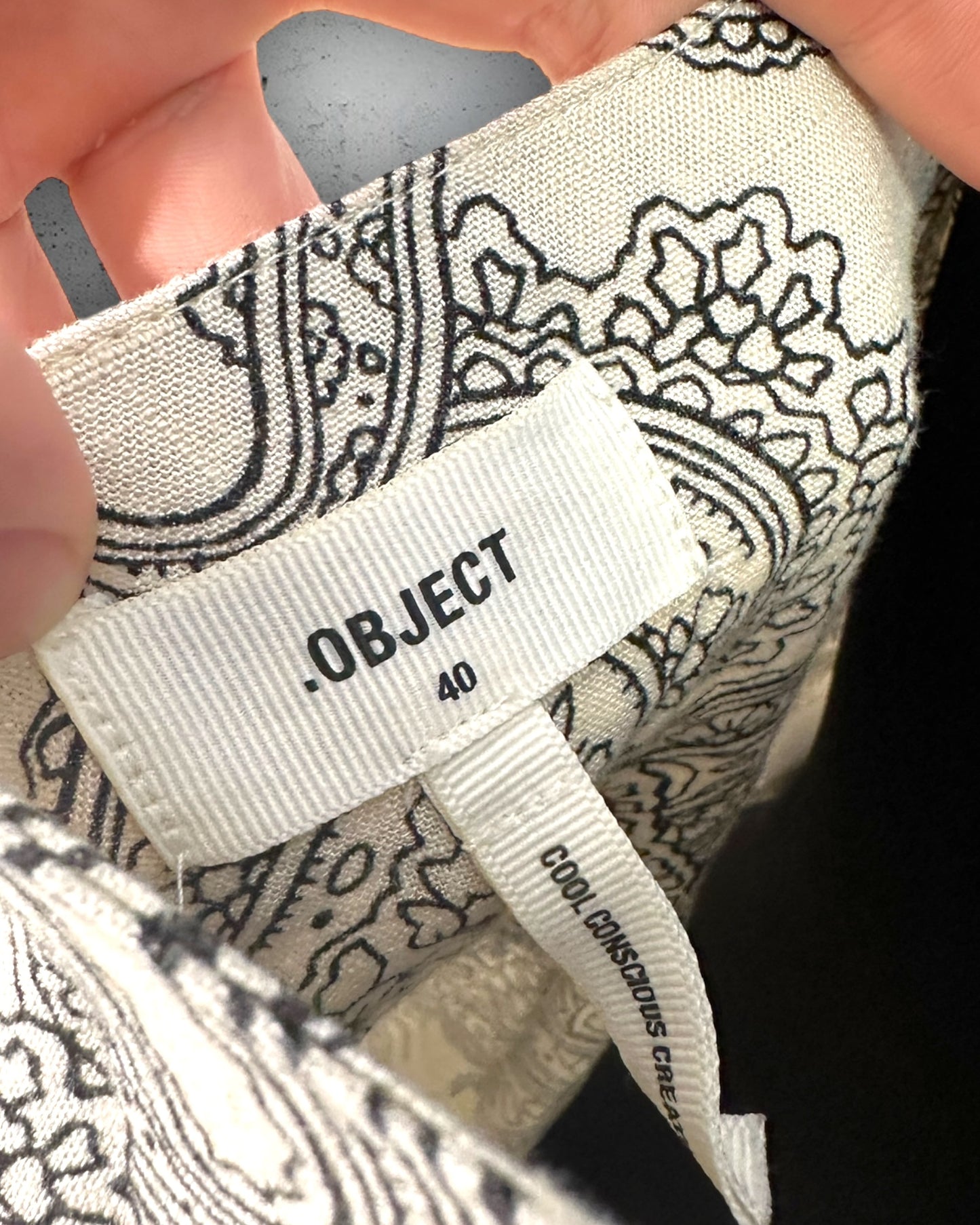 Robe Object ( L / 40 / 12 )