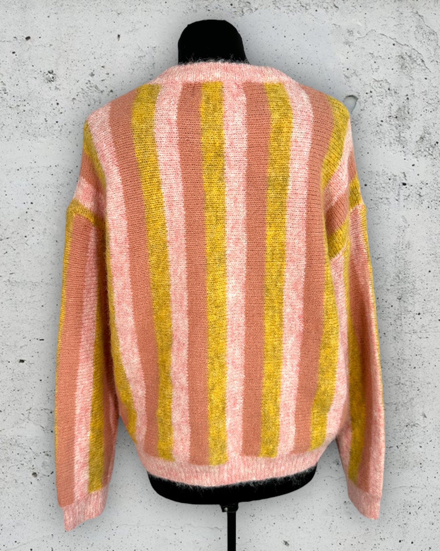 Pull In April 1986 ( Taille Unique )