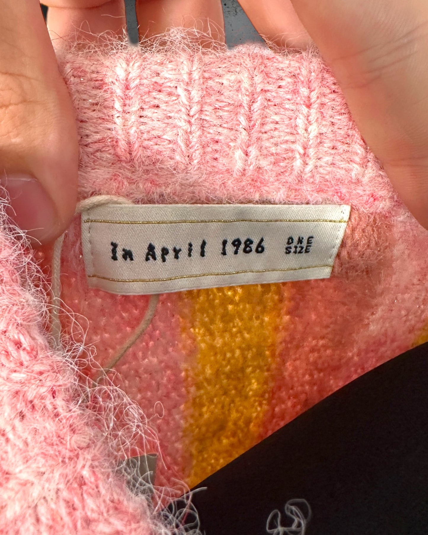 Pull In April 1986 ( Taille Unique )