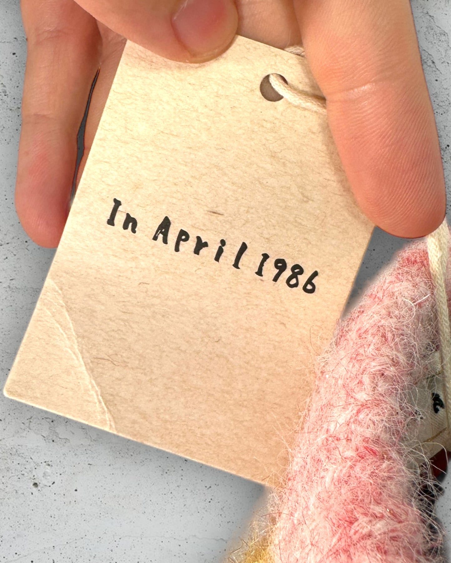 Pull In April 1986 ( Taille Unique )