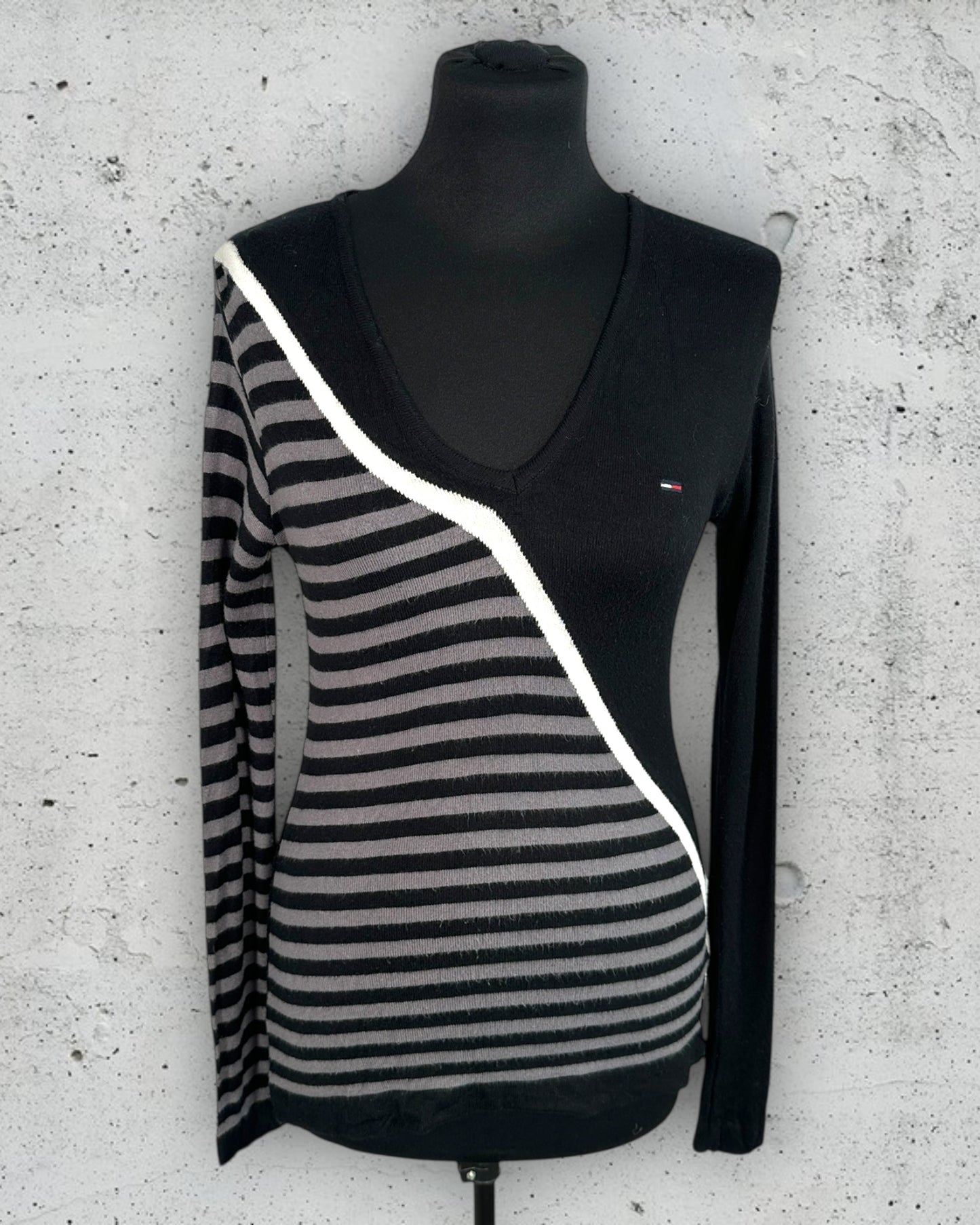 Pull Col V Tommy Hilfiger ( M / 38 / 10 )