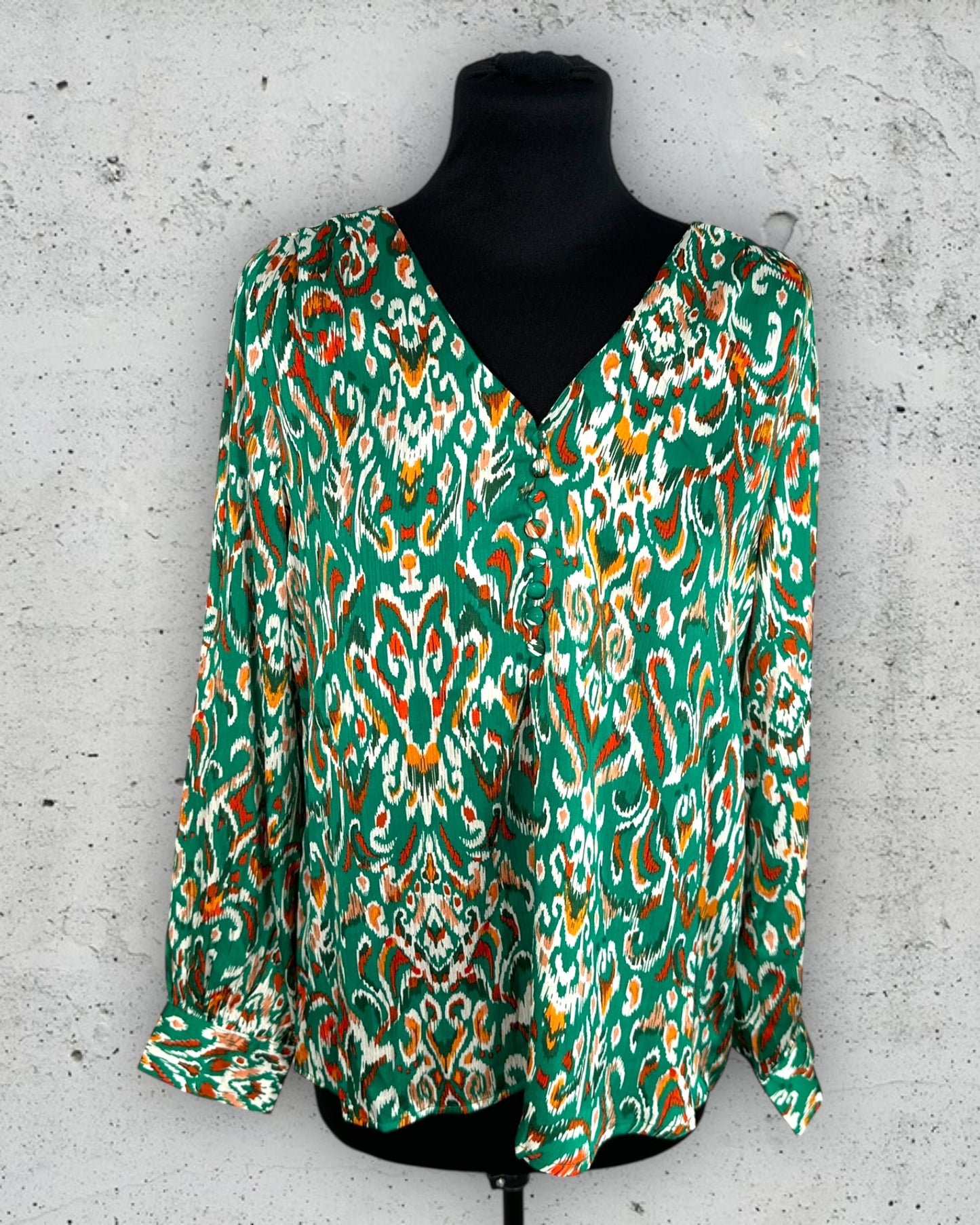 Blouse In April 1986 ( M / 38 / 10 )( L / 40 / 12 )