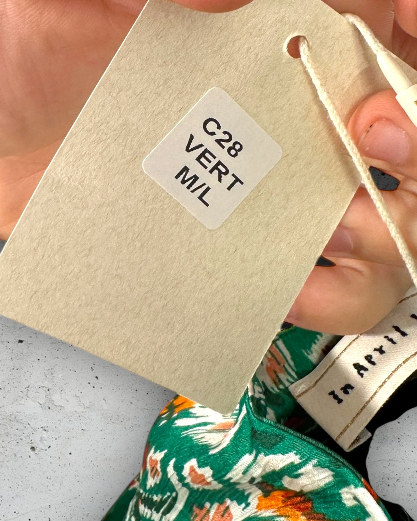 Blouse In April 1986 ( M / 38 / 10 )( L / 40 / 12 )