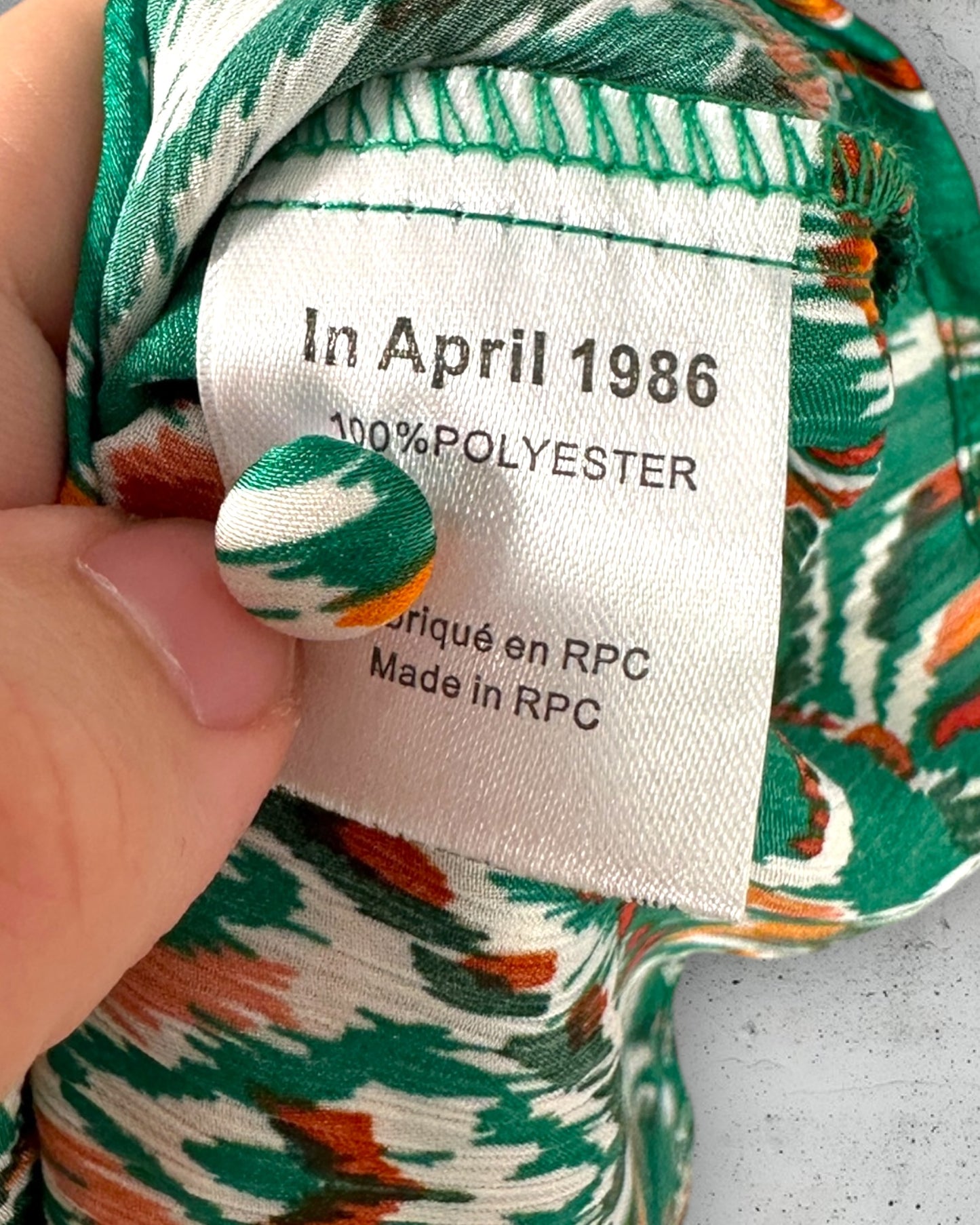 Blouse In April 1986 ( M / 38 / 10 )( L / 40 / 12 )