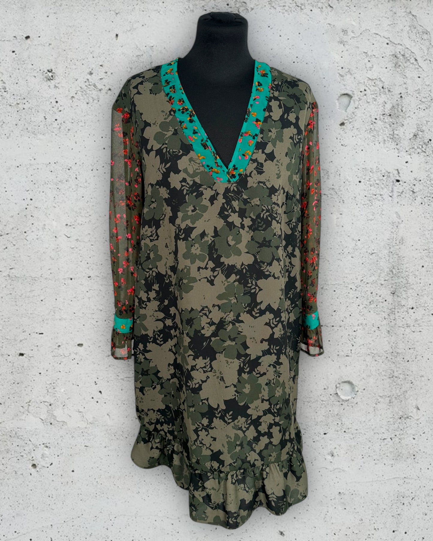 Robe Sisley ( L / 40 / 12 )