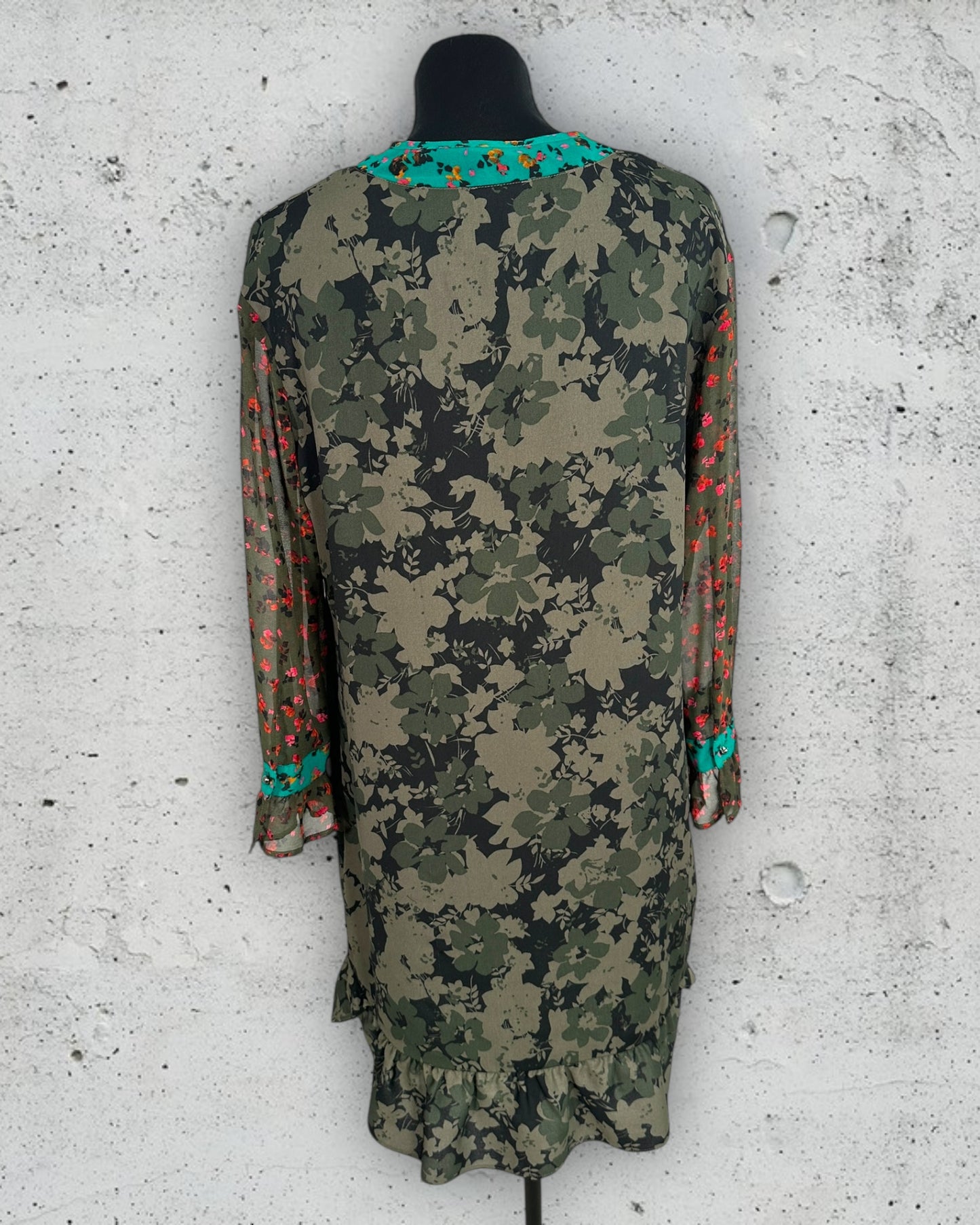 Robe Sisley ( L / 40 / 12 )