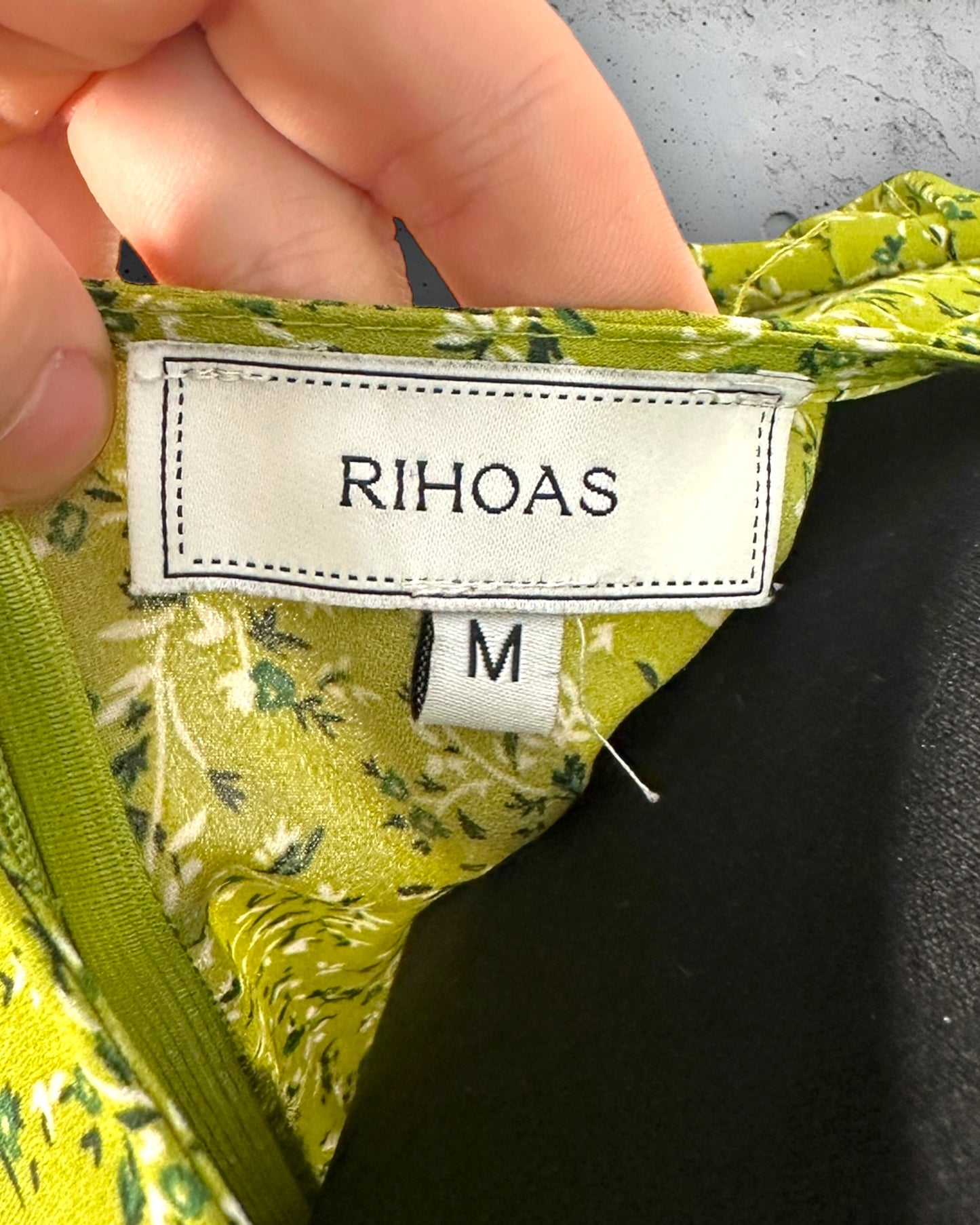 Robe Rihoas ( M / 38 / 10 )