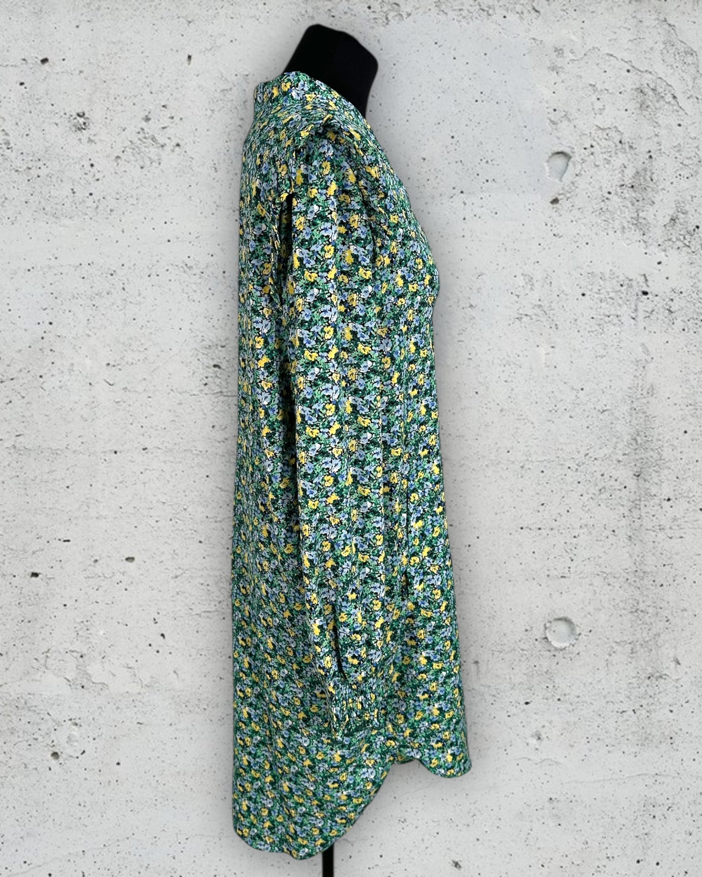 Robe Kilky ( M / 38 / 10 )( L / 40 / 12 )