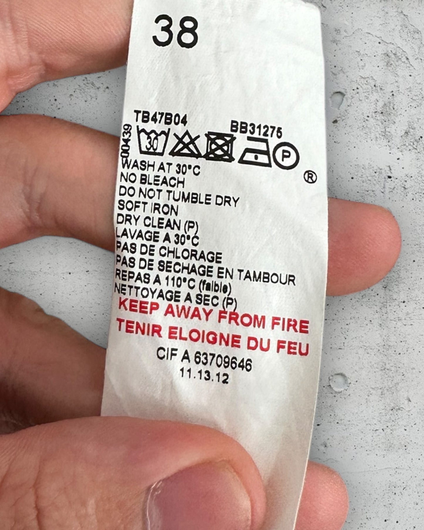 Robe Ikks ( M / 38 / 10 )