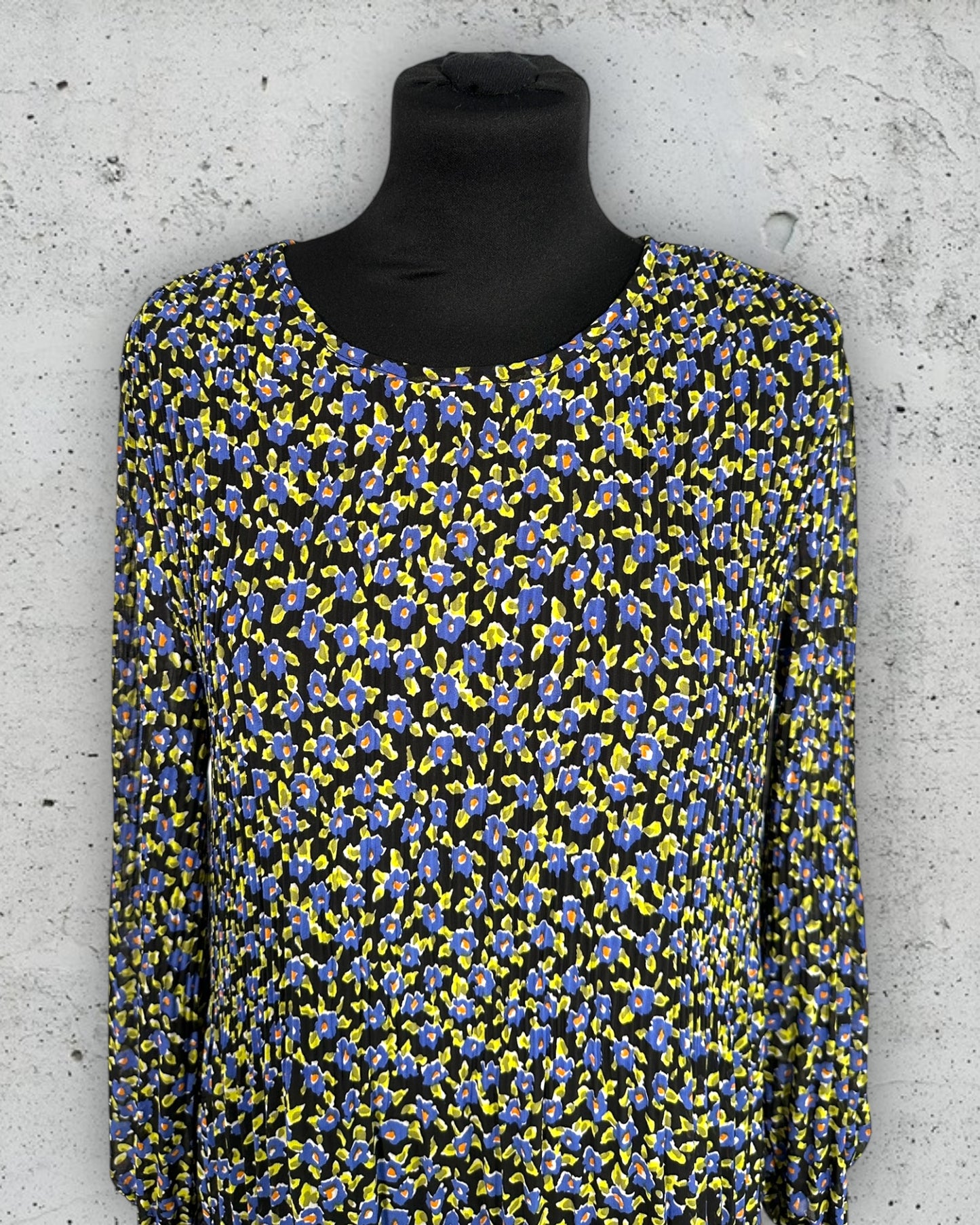 Robe Season ( S / 36 / 8 )