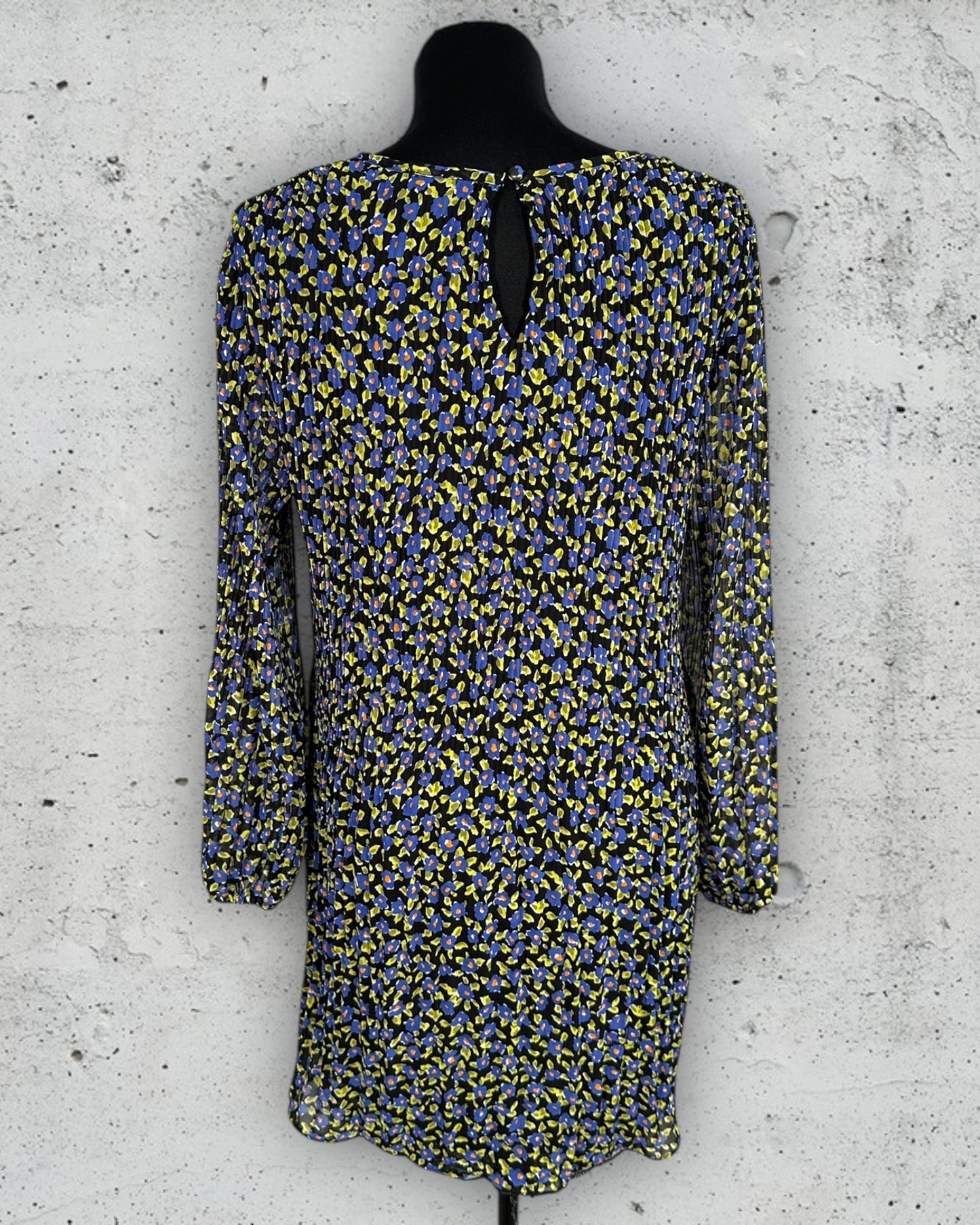 Robe Season ( S / 36 / 8 )