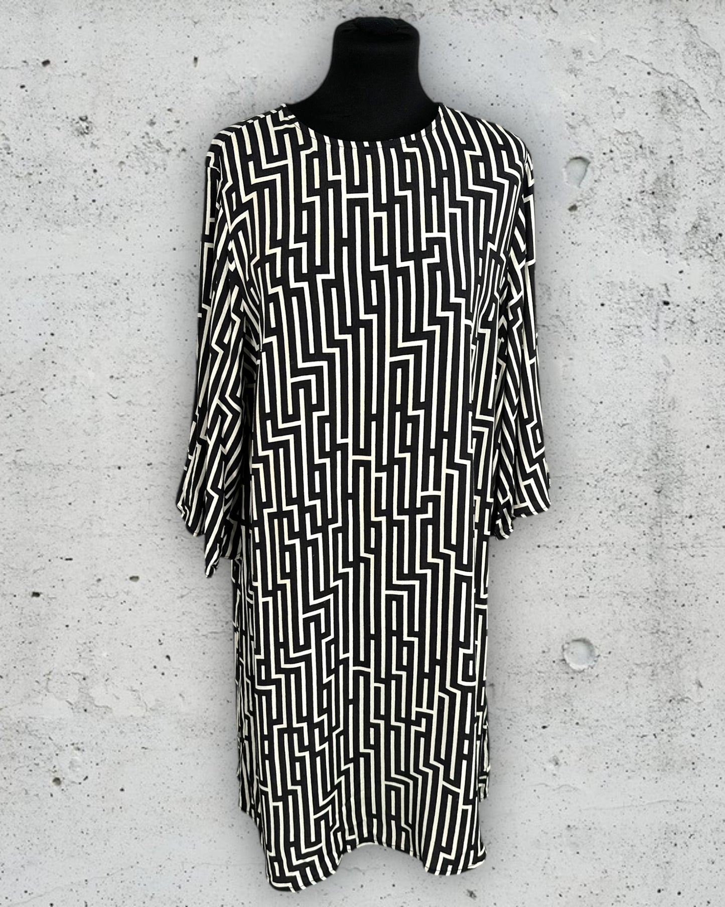 Robe H&M X GP & J Baker ( L / 40 / 12 )