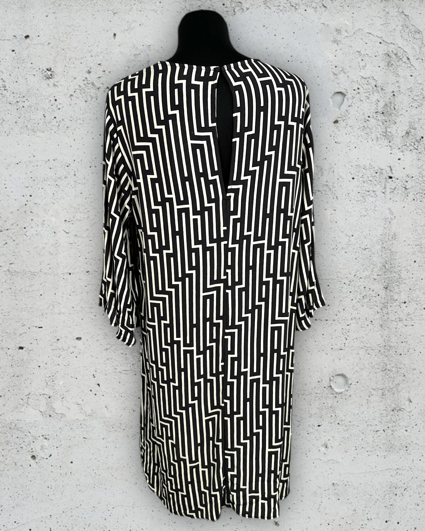 Robe H&M X GP & J Baker ( L / 40 / 12 )