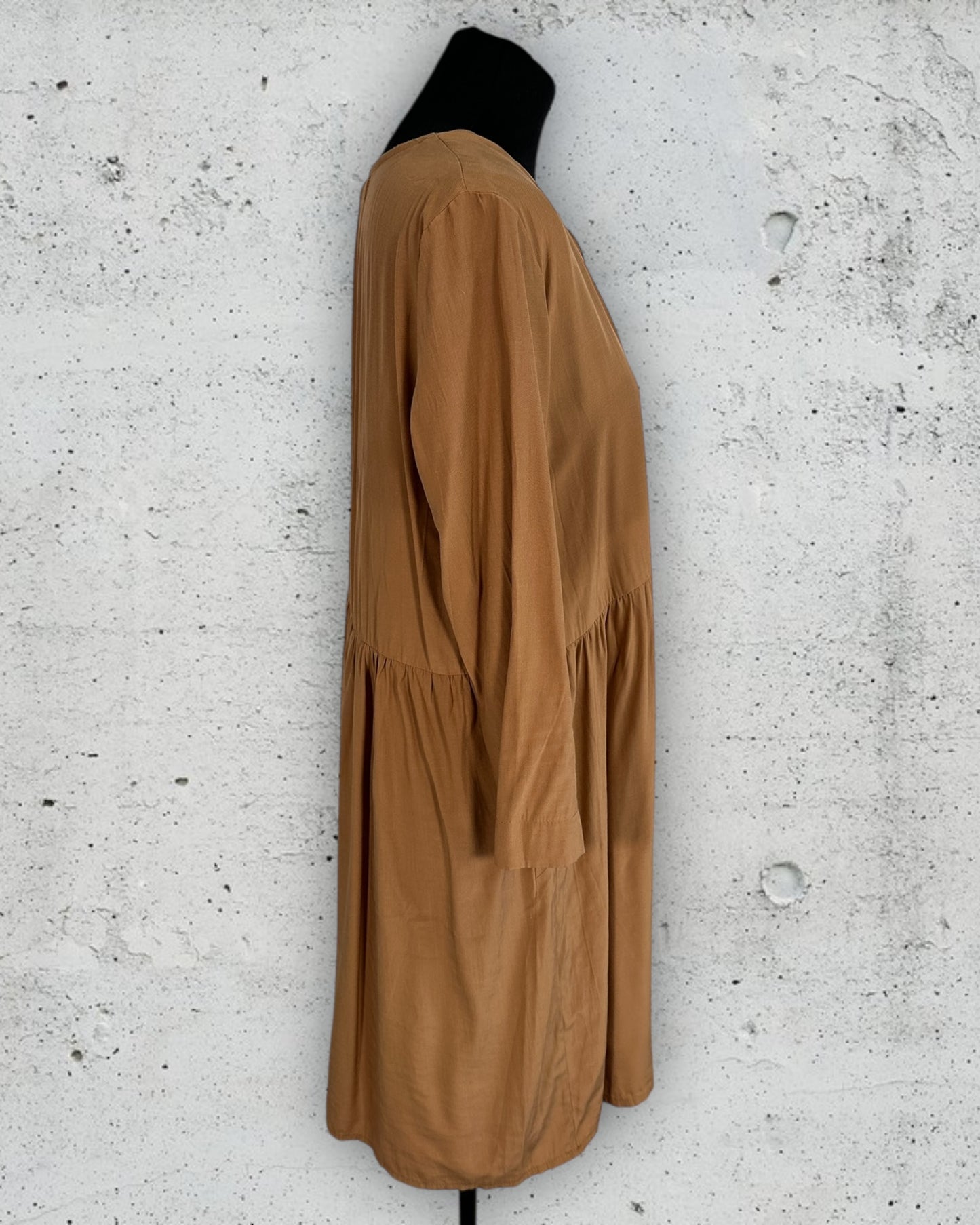 Robe Season ( M / 38 / 10 - L / 40 / 12 )