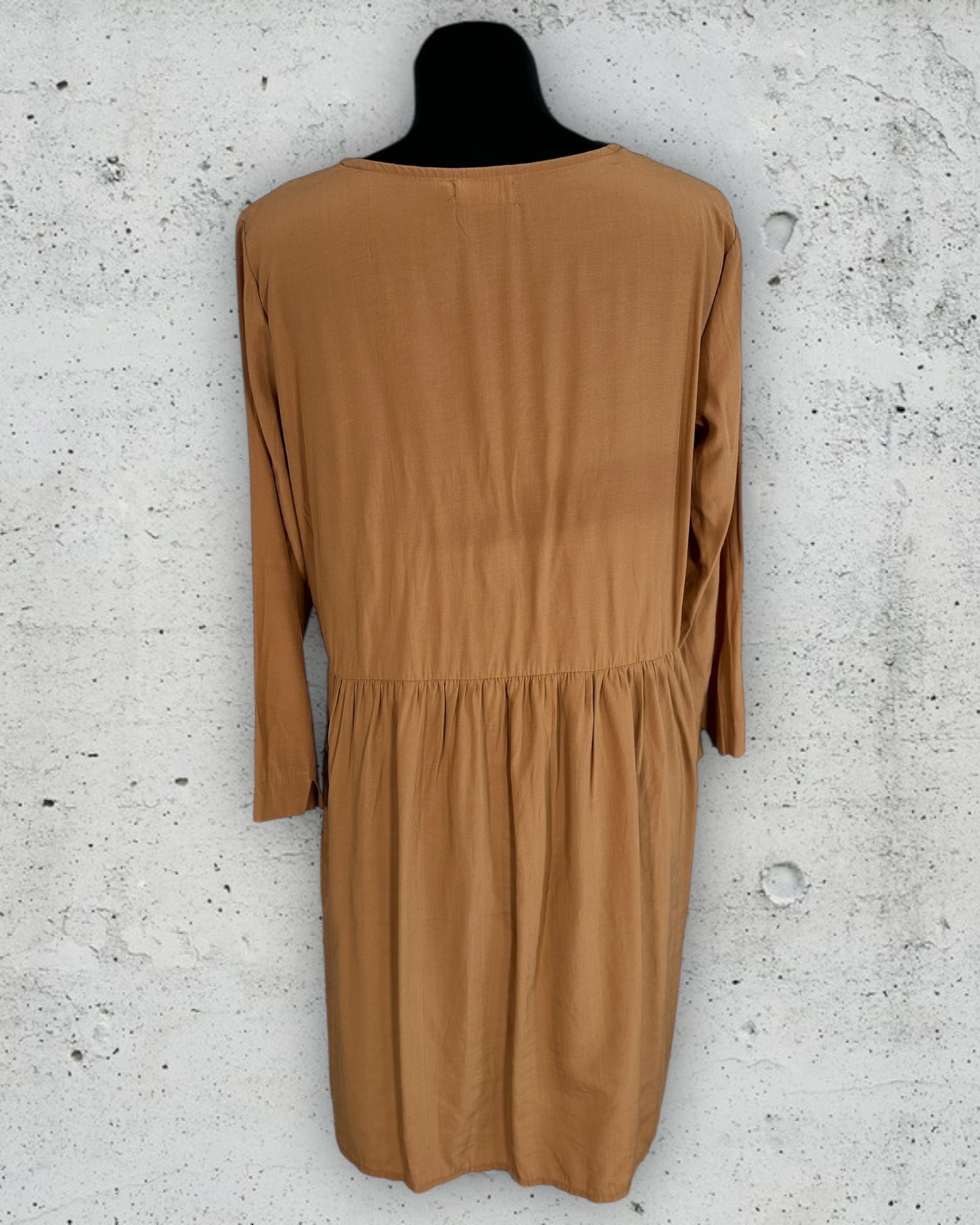 Robe Season ( M / 38 / 10 - L / 40 / 12 )