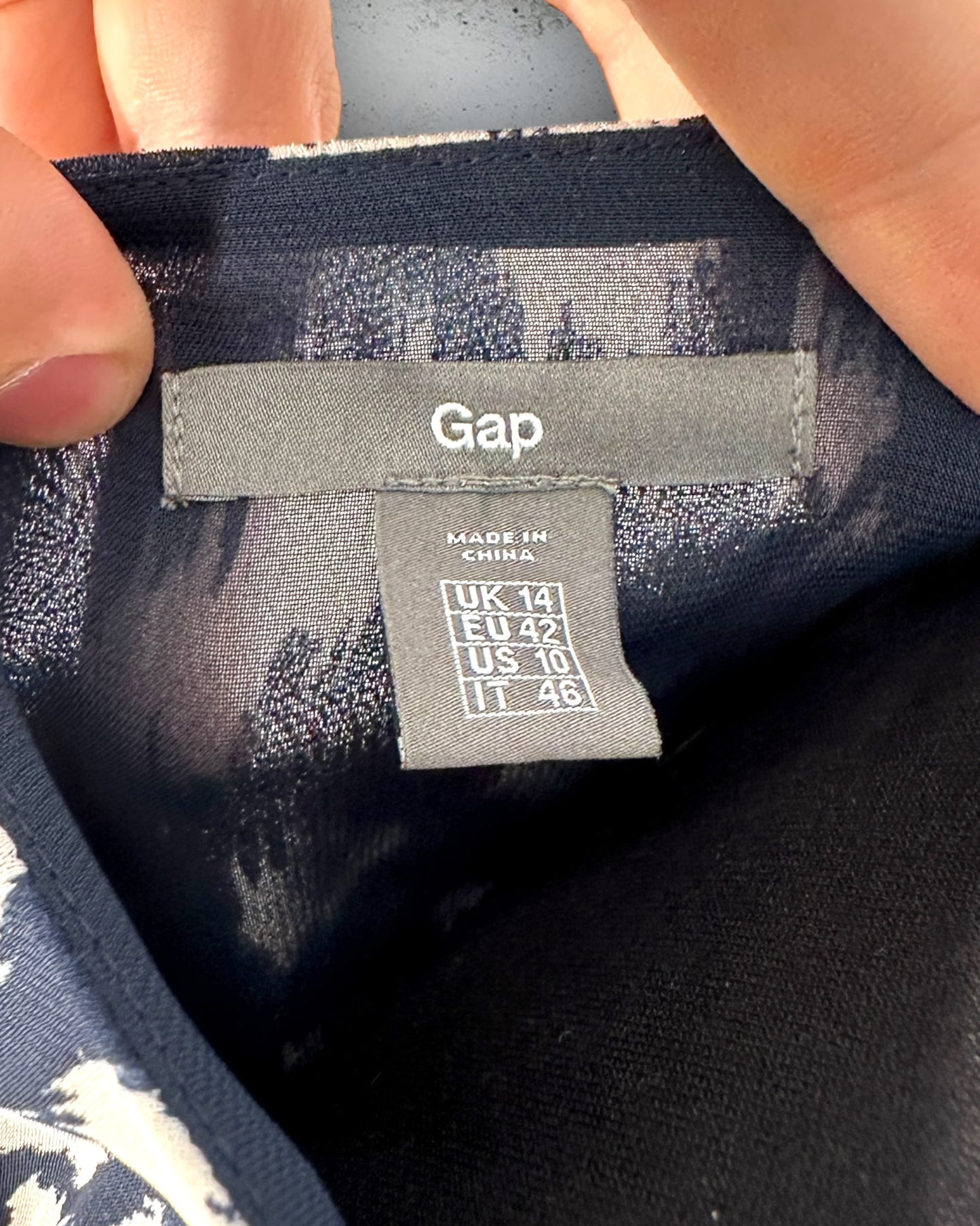 Robe Gap ( XL / 42 / 14 )