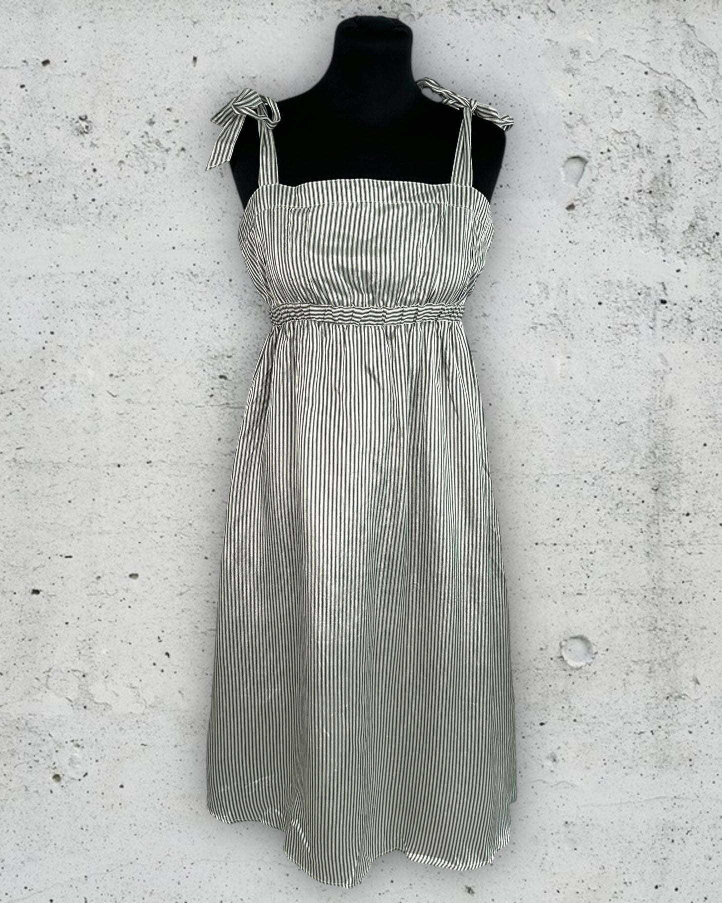 Robe Margit Brandt ( M / 38 / 10 )