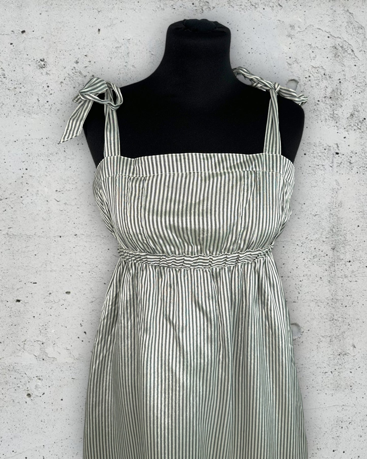 Robe Margit Brandt ( M / 38 / 10 )