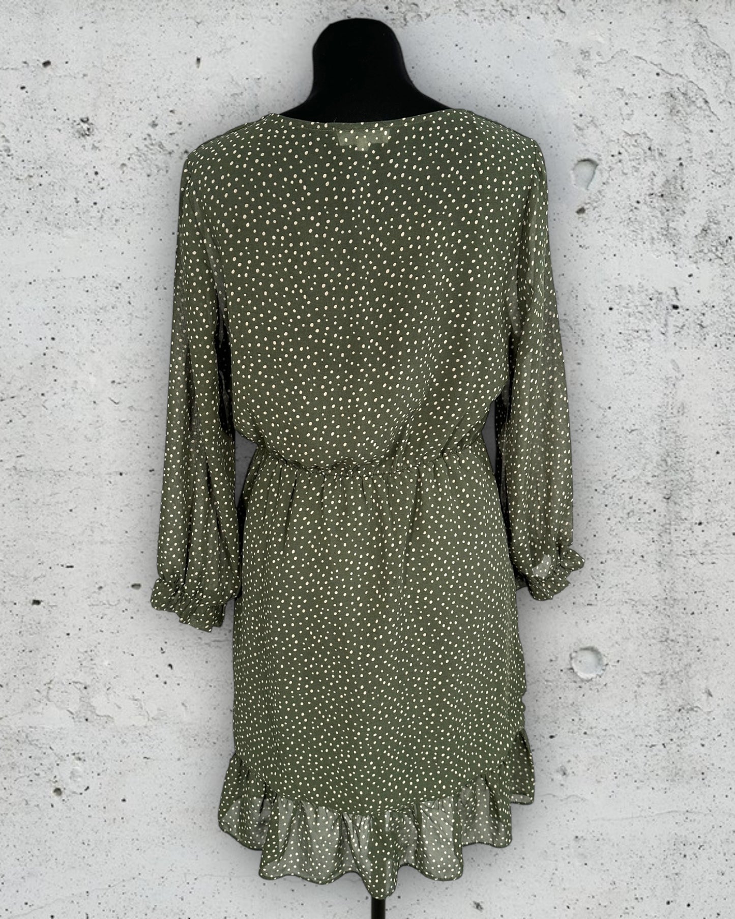 Robe Emma Ella ( L / 40 / 12 )